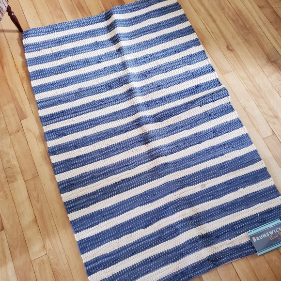 Urban Barn Brunswick NWT Accent Rug - Picture 6 of 6